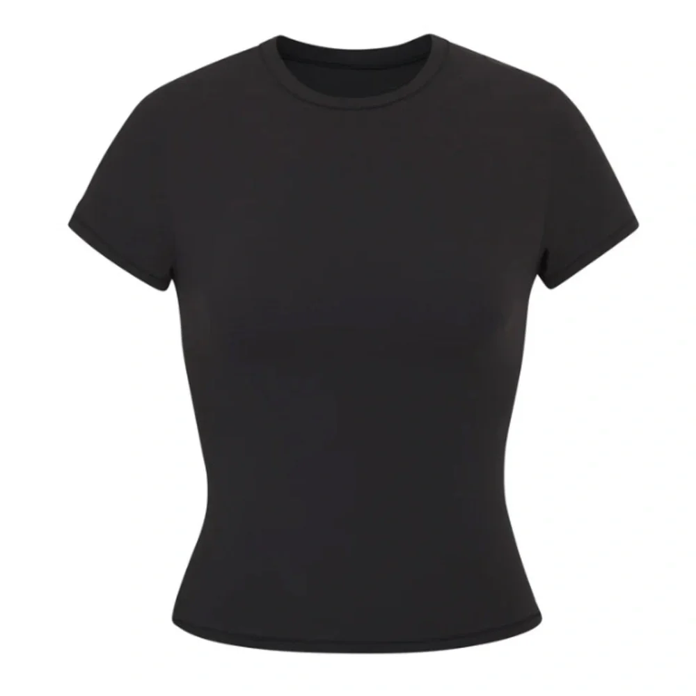 SKIMS NWT ONYX BLACK Fits Everyone T-Shirt SZ 2X - Picture 2 of 6